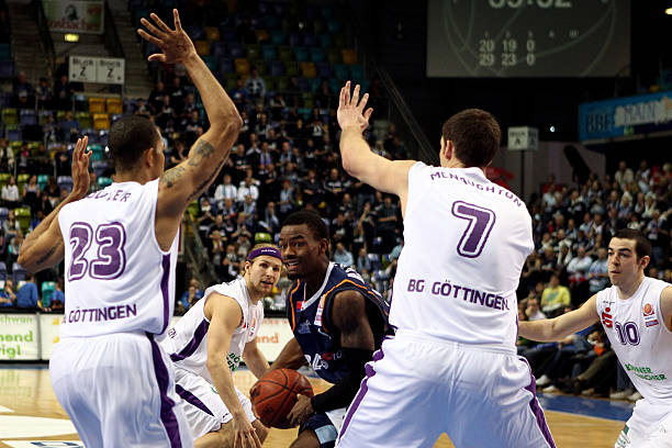 篮球战术中 篮球战术中