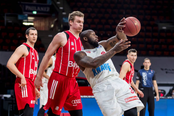 的对抗中 的对抗中